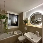 Stylish Balcony 2 Bedroom Appartement