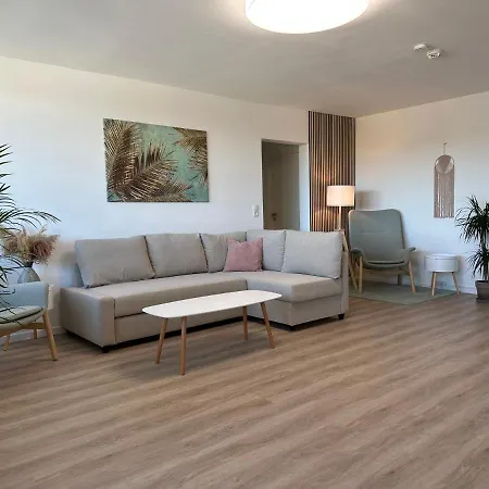 Apartment Stylish Balcony 2 Bedroom
