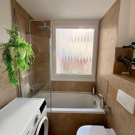 Stylish Balcony 2 Bedroom Kaiserslautern