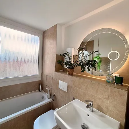 Stylish Balcony 2 Bedroom Kaiserslautern