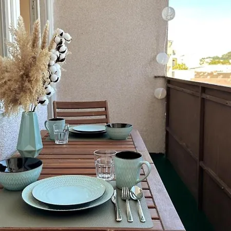 Stylish Balcony 2 Bedroom Kaiserslautern