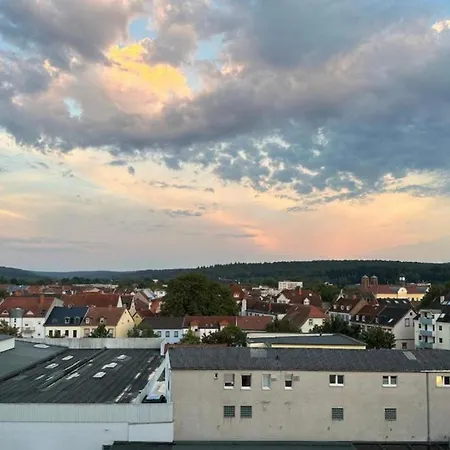 Stylish Balcony 2 Bedroom Apartment *